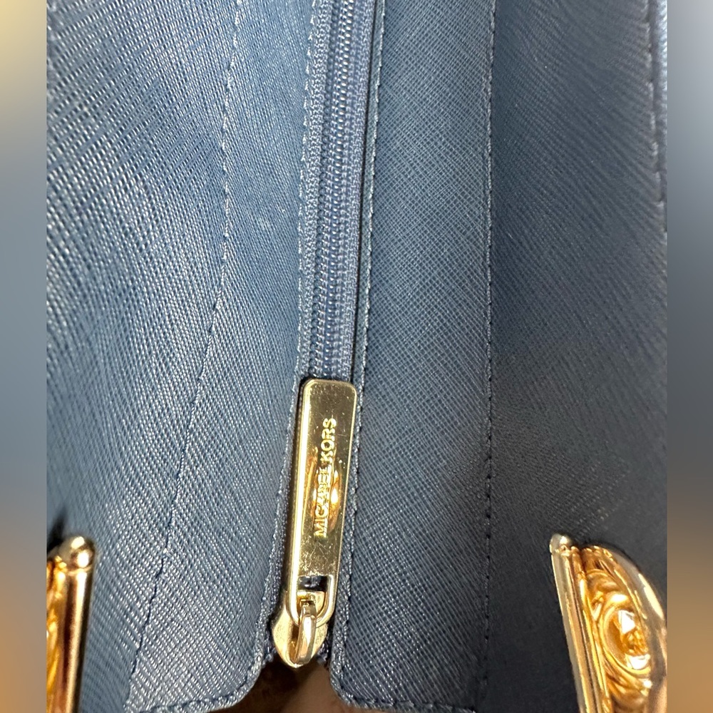 MICHAEL KORS LG CHAIN
SHOULDER TOTE BLUE + WALLET - Picture 7 of 16